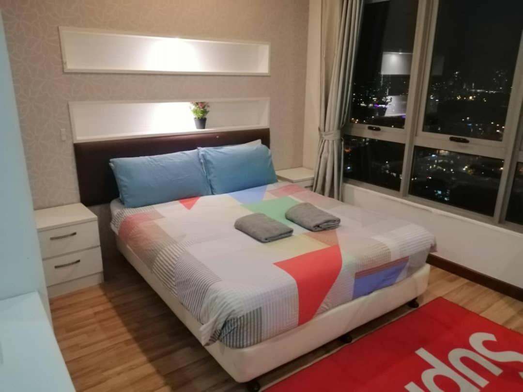Shaftesbury Residences Free Parking Apartment *
