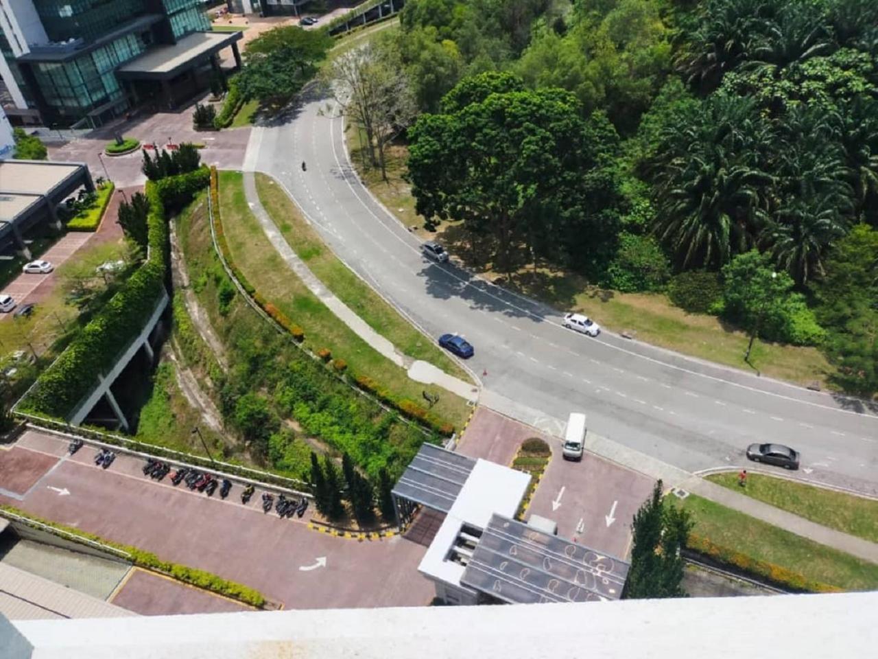 Shaftesbury Residences Free Parking Apartment