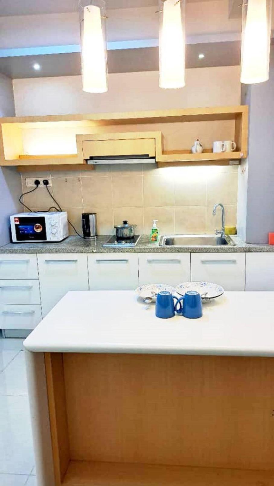 Shaftesbury Residences Free Parking